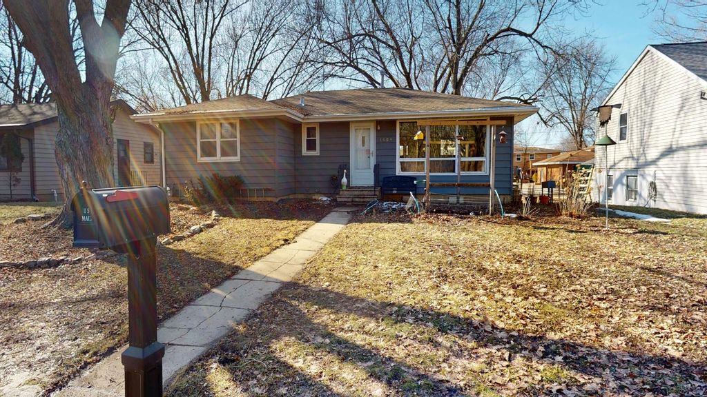 1606 Frank Hall Drive, Albert Lea, MN 56007