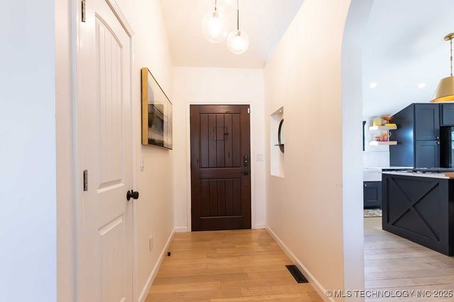 2709 E 61st Street, Tulsa, OK 74136