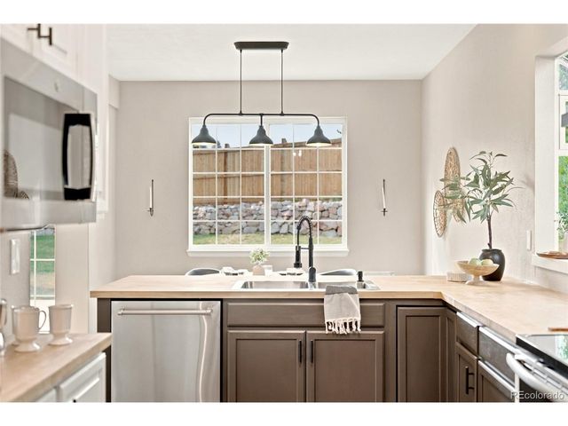 21721 Saddlebrook Dr, Parker, CO 80138