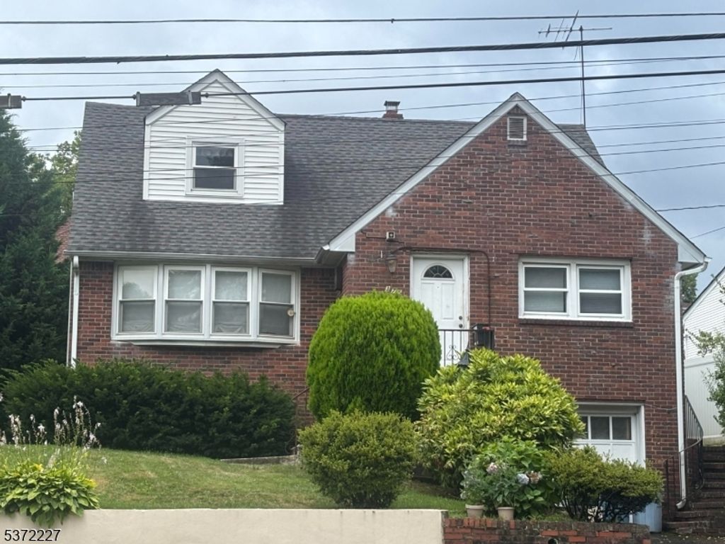 375 Brook Ave, Passaic City, NJ 07055
