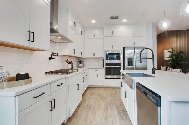 2022 BOSS HEWETT STREET, Winter Garden, FL 34787