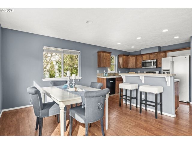 38882 HASKINS St, Sandy, OR 97055
