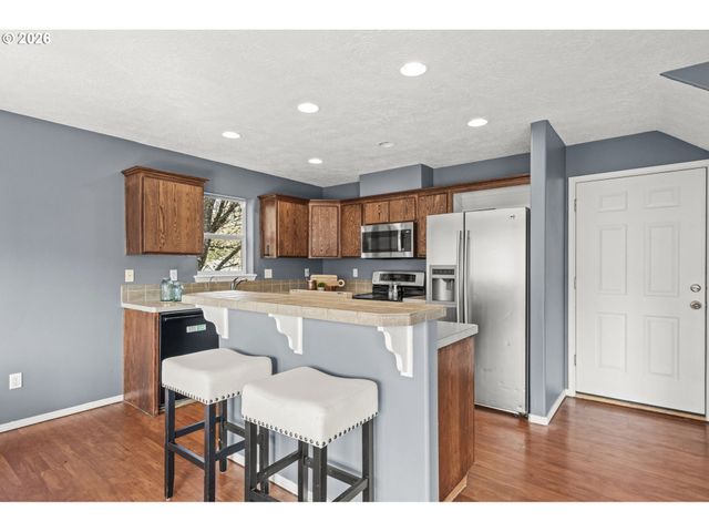38882 HASKINS St, Sandy, OR 97055