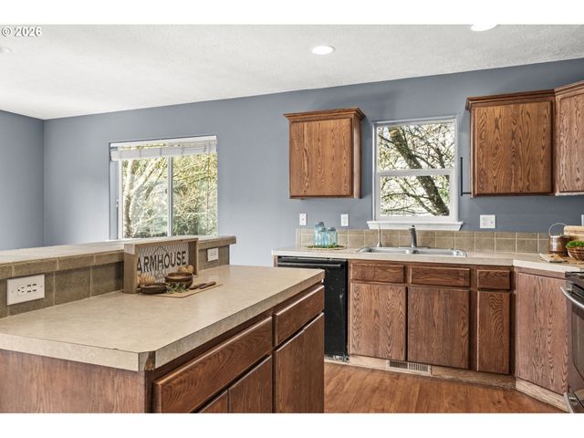38882 HASKINS St, Sandy, OR 97055