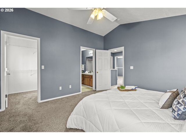38882 HASKINS St, Sandy, OR 97055