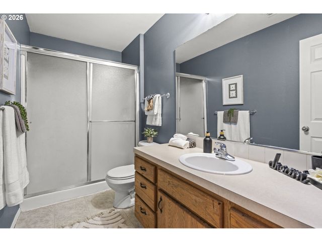 38882 HASKINS St, Sandy, OR 97055