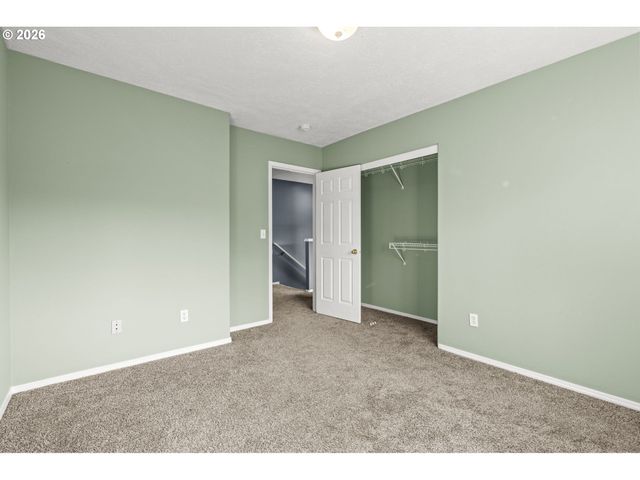 38882 HASKINS St, Sandy, OR 97055
