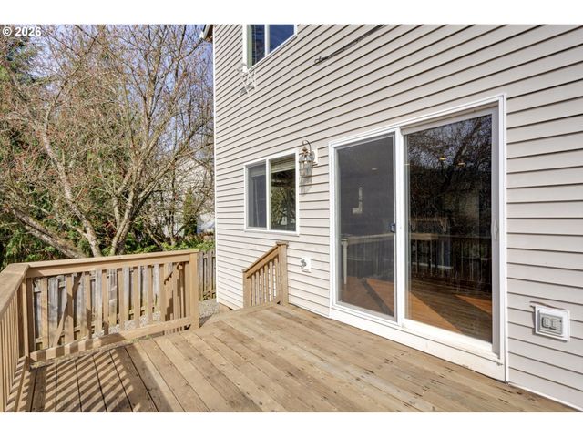 38882 HASKINS St, Sandy, OR 97055