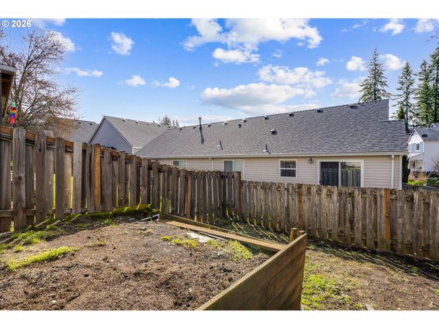 38882 HASKINS St, Sandy, OR 97055