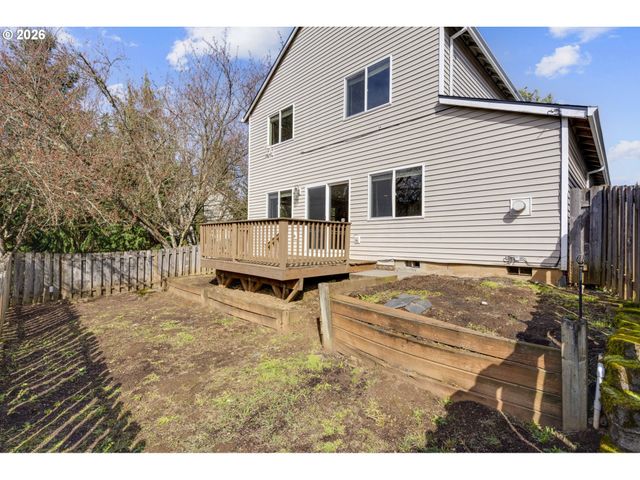 38882 HASKINS St, Sandy, OR 97055