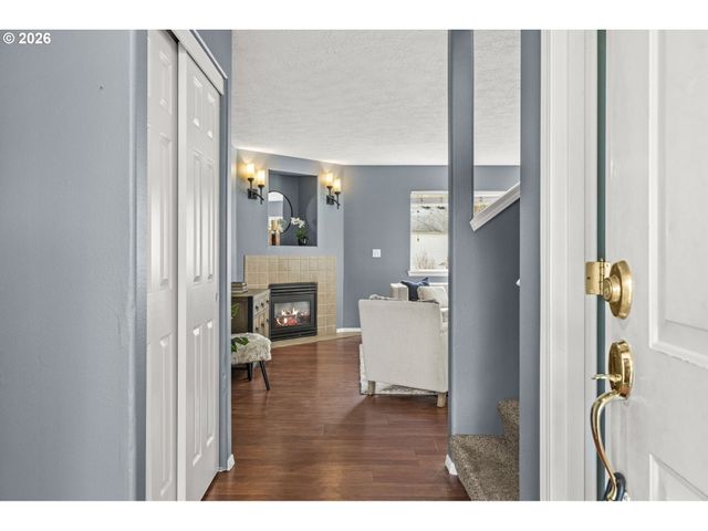 38882 HASKINS St, Sandy, OR 97055