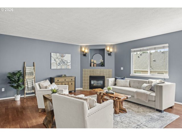 38882 HASKINS St, Sandy, OR 97055