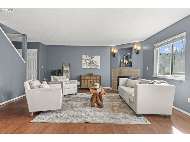38882 HASKINS St, Sandy, OR 97055