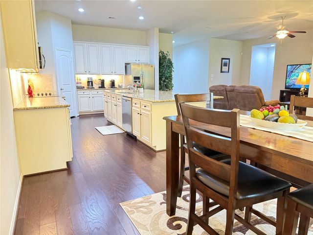 9146 Sierra Del Carmen, Conroe, TX 77303