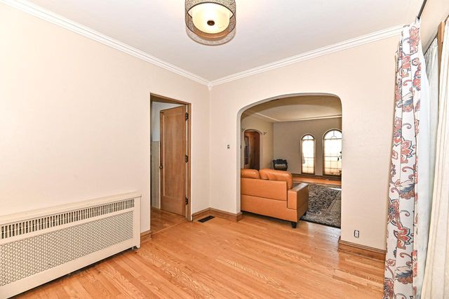 7926 Hillcrest DRIVE, Wauwatosa, WI 53213