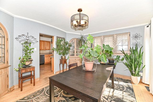 7926 Hillcrest DRIVE, Wauwatosa, WI 53213