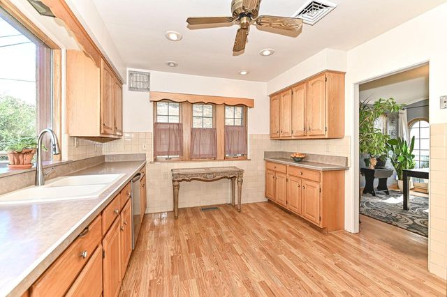 7926 Hillcrest DRIVE, Wauwatosa, WI 53213