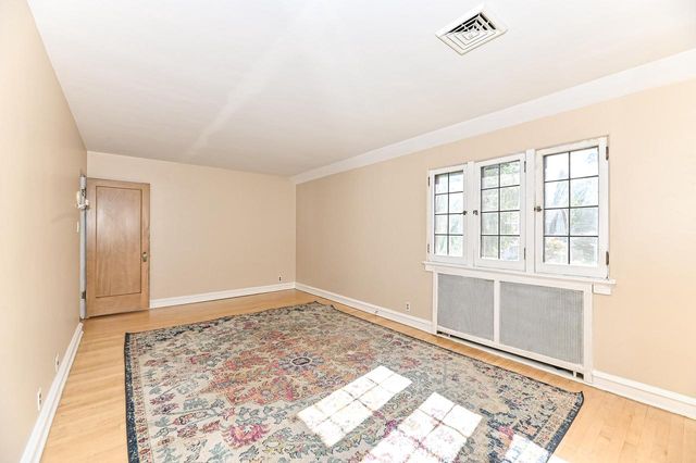7926 Hillcrest DRIVE, Wauwatosa, WI 53213