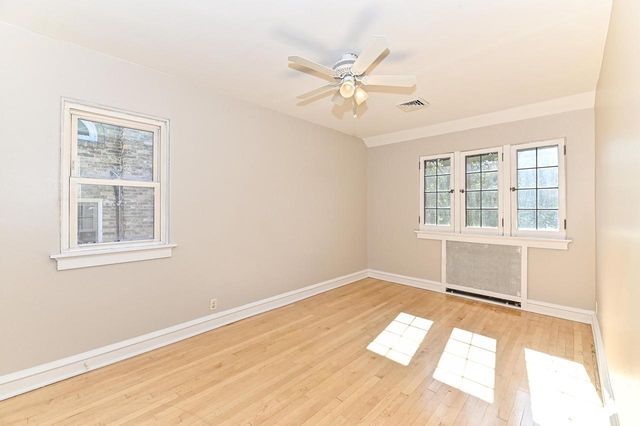 7926 Hillcrest DRIVE, Wauwatosa, WI 53213
