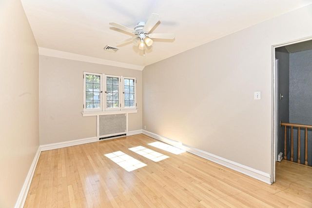 7926 Hillcrest DRIVE, Wauwatosa, WI 53213