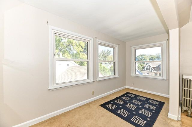 7926 Hillcrest DRIVE, Wauwatosa, WI 53213