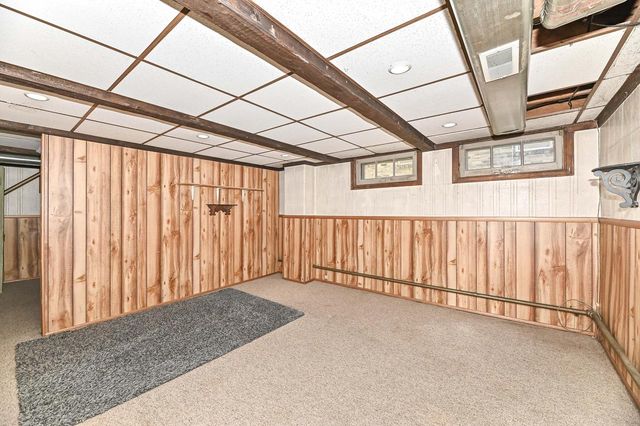7926 Hillcrest DRIVE, Wauwatosa, WI 53213