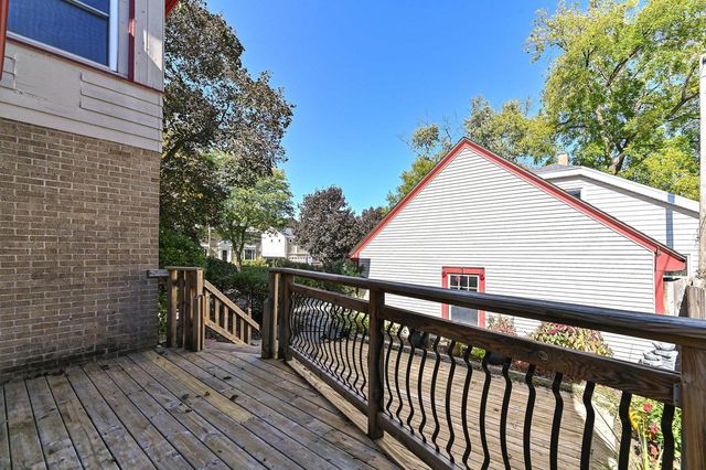 7926 Hillcrest DRIVE, Wauwatosa, WI 53213