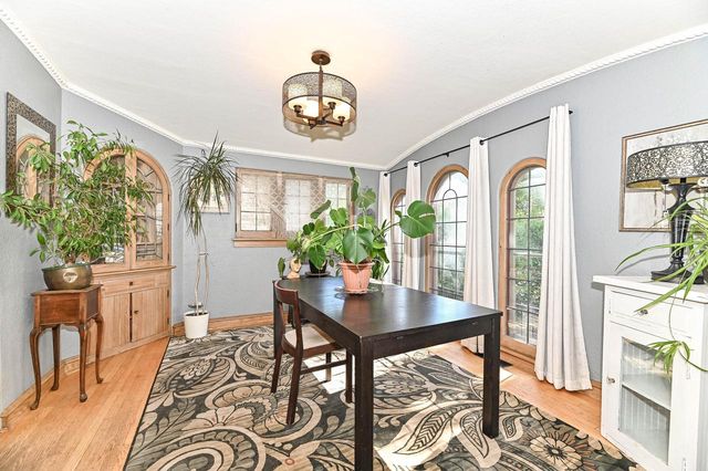 7926 Hillcrest DRIVE, Wauwatosa, WI 53213