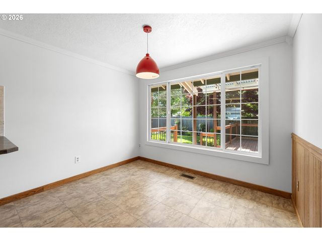 1950 Sw Leewood Dr, Beaverton, OR 97003