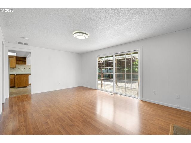 1950 Sw Leewood Dr, Beaverton, OR 97003