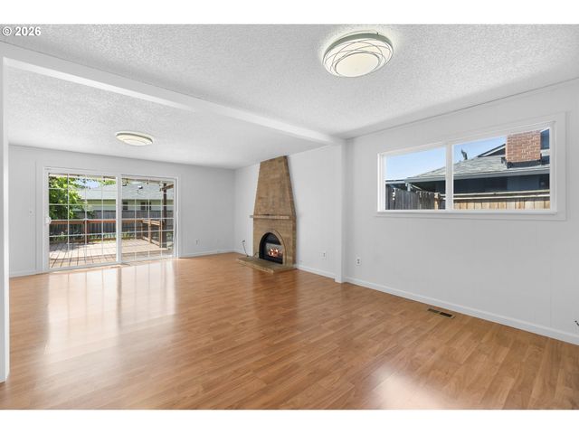 1950 Sw Leewood Dr, Beaverton, OR 97003