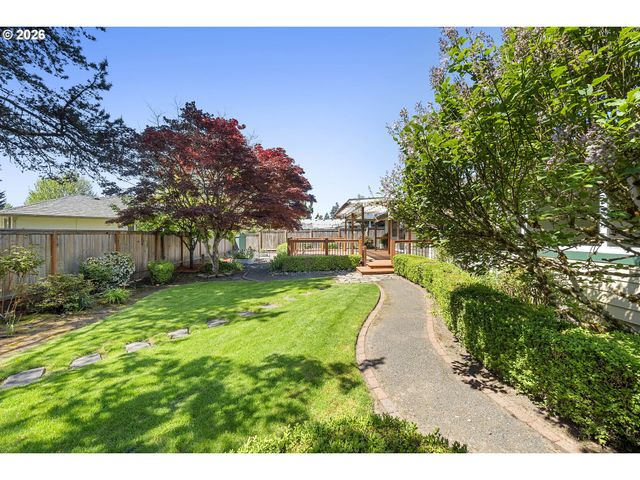 1950 Sw Leewood Dr, Beaverton, OR 97003