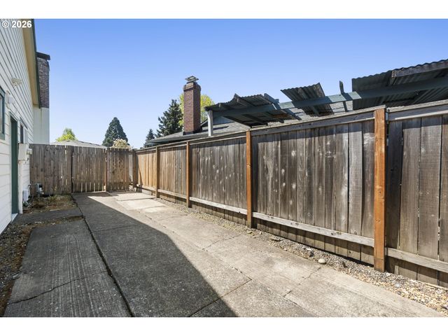 1950 Sw Leewood Dr, Beaverton, OR 97003