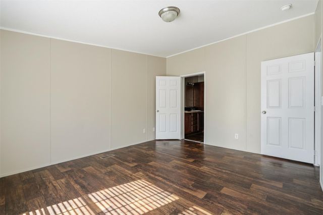 114 Dolphin Harbor N, Baytown, TX 77523