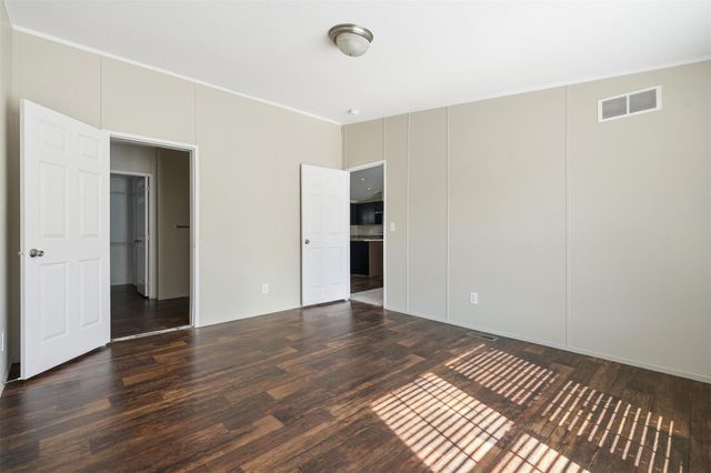 114 Dolphin Harbor N, Baytown, TX 77523
