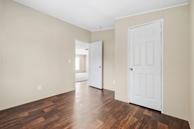 114 Dolphin Harbor N, Baytown, TX 77523