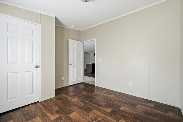 114 Dolphin Harbor N, Baytown, TX 77523