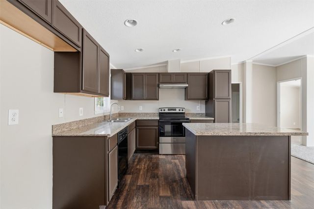 114 Dolphin Harbor N, Baytown, TX 77523