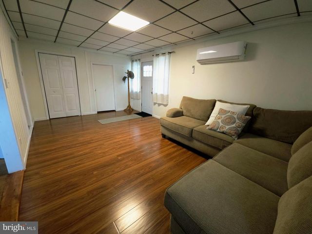 1085 CHAMBERS ST, Harrisburg, PA 17113