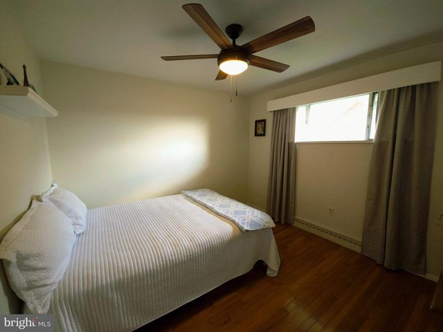 1085 CHAMBERS ST, Harrisburg, PA 17113