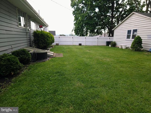 1085 CHAMBERS ST, Harrisburg, PA 17113