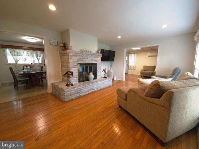 1085 CHAMBERS ST, Harrisburg, PA 17113