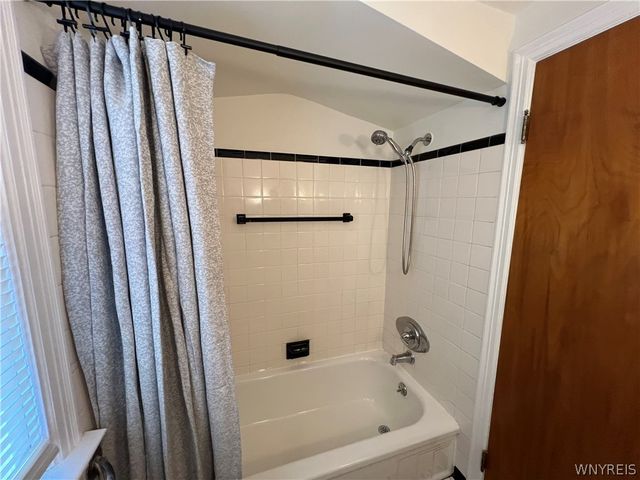 695 Mount Vernon Road, Cheektowaga, NY 14215