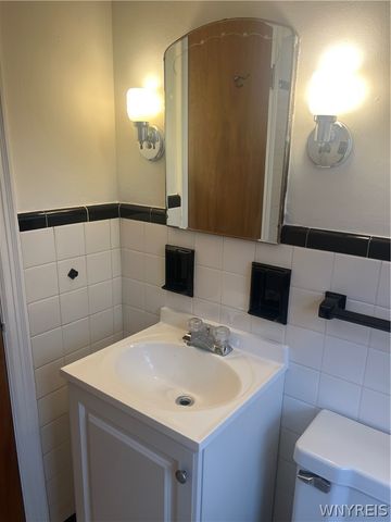 695 Mount Vernon Road, Cheektowaga, NY 14215