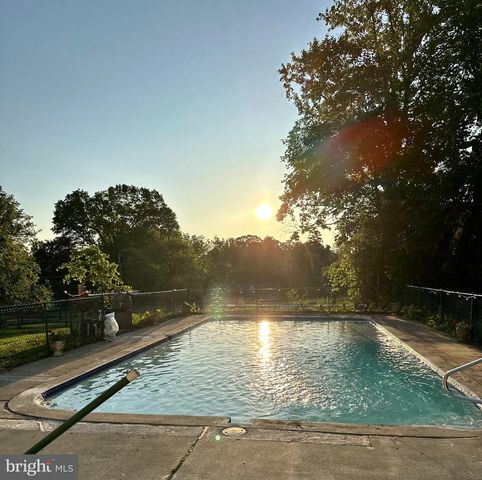 2512 GRANDVIEW RD, Coatesville, PA 19320