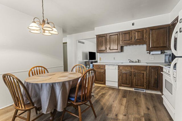 5646 Leisure S Drive, Grand Rapids, MI 49548