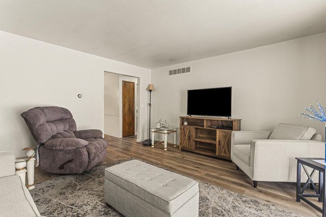 5646 Leisure S Drive, Grand Rapids, MI 49548