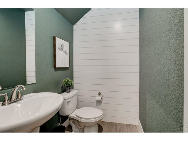 158 High Point Dr, Longmont, CO 80504
