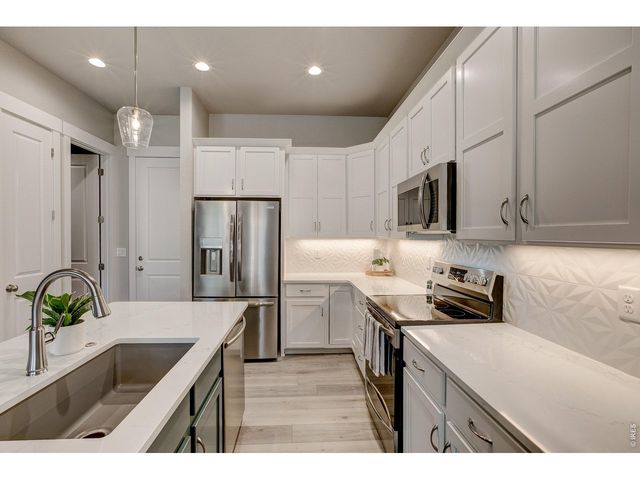 158 High Point Dr, Longmont, CO 80504