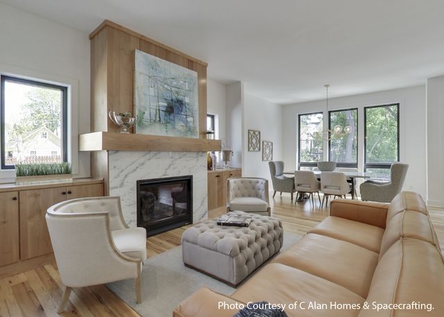 878 Mississippi River Boulevard S, Saint Paul, MN 55116